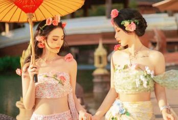 西双版纳曼听御花园+傣族园一日游【一单一团 上门接送】【[泼水狂欢]身临“傣王御花园”，亲身感受傣族泼水节的乐趣，参与泼水狂欢；】