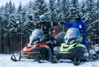 长白山雪地摩托·自驾体验【往返接送|教练陪同|驰骋雪原】【万达度假区内往返接送，教练引领指导教学，从理论到实践操作，新手也能轻松上手，解锁无忧驰骋体验。】