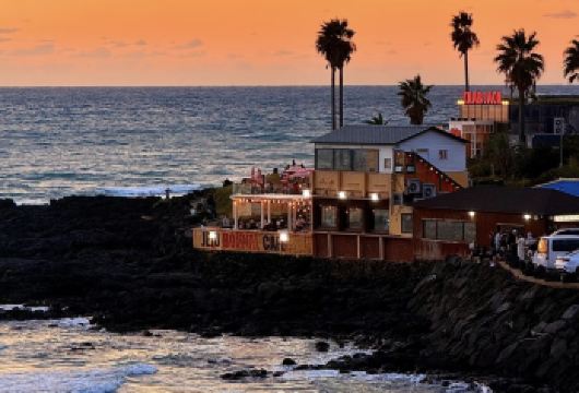 济州岛一日游B线【牛岛+城山日出峰+月汀里海边+涉地可支】【无购物小团纯玩，升级接送服务，免去您的后顾之忧。】