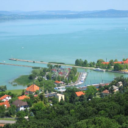 巴拉顿湖+陶波尔曹泉洞+柴佩尔岛+布达佩斯多瑙河观光游船