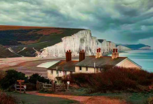 英国伦敦往返七姐妹白崖·布莱顿一日游【伦敦当地华人旅行社】【4-16人小团，4人成团保障。中文司导，奔驰8座或17座商务车型用车，沟通无忧，舒适出行！】