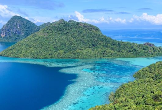 沙巴仙本那敦沙卡兰海洋公园跳岛游 浮潜/潜水+珍珠岛+军舰岛【仙本那敦沙卡兰海洋公园跳岛路线，珍珠岛爬山可看全美景】