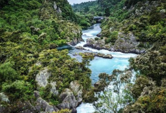 新西兰陶波湖+地热温泉公园+胡卡瀑布+月球环形山一日游【迷你版小团——主题旅行， 纯玩无购物，国语交流O障碍，带你体验当地有趣的人和事。】