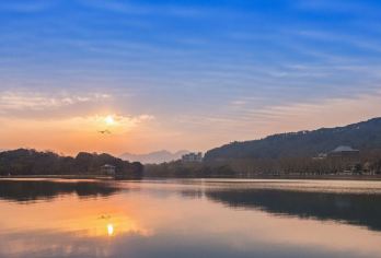 杭州-绿云径-孤山-曲院风荷-净慈禅寺 漫步导游地陪翻译R【超美转角西湖落日中英俄语讲解CityWalk 多语种导游/翻译/地陪】