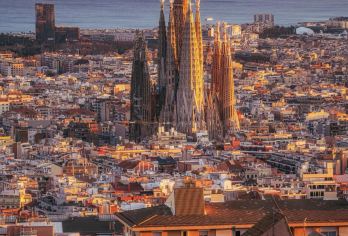 巴塞罗那巴特罗之家+圣家大教堂+圣保罗十字医院+焦糖山一日游【全程中文司机，独立成团，专车服务，可以自由掌握景点浏览时间。】