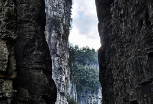 重庆武隆天生三桥+武隆山大裂谷+乌江画廊包车一日游中英文服务【中英文及小语种导游服务-往返接送-可选导游-】