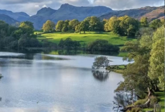 英国湖区国家公园定制游【曼城&谢菲兰卡多地出发/中文司机】【体验专属定制的一日游，在舒适的包车服务中尽享这座历史与现代交融的城市魅力。】