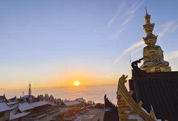 成都出发：峨眉山+乐山大佛一日游【可选英文导游|专车接送|行程可调|可定制行程】