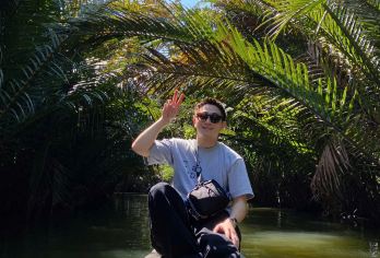 湄公河三角洲一日游（美托 - 槟知）胡志明市出发【来到泰山岛，乘船穿过一条小运河，两旁是一排排翠绿的椰子树，给人一种宁静的感觉。】