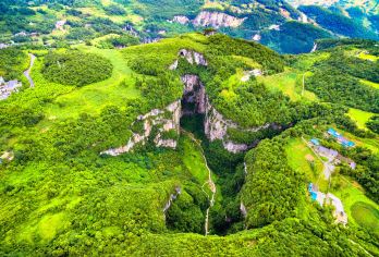 《满城尽带黄金甲》取景地：重庆武隆仙女山森林公园一日游【武隆仙女山位于重庆市武隆区，属武陵山脉南支，是国家5A级旅游景区、武隆喀斯特世界自然遗产组成部分】