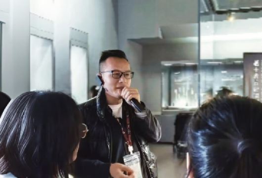 【凤凰说】浙江省博物馆之江馆·资深讲师·可选2H/3H讲解【[精品讲团]互动感强，佩戴无线耳麦，拒绝嘈杂混乱】