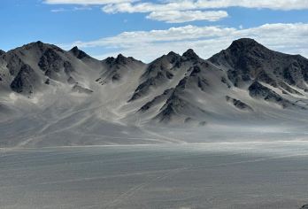 黑独山+鸣沙山月牙泉+阿克赛博罗转井影视基地一日游【纯玩】【市区酒店免费上门接送，熟悉线路，贴心管家，摄影帮手】
