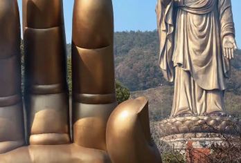 上海至无锡私人一日游灵山大佛+免费演出【多个出发城市+私人用车+导游 深厚的佛教文化遗产+自然景观 88米高的户外释迦牟尼佛像】