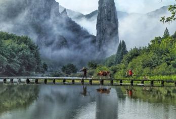 丽水—缙云一日游：仙都+岩下石头村  景点可定制G【全程中文/英文/俄语/小语种服务，沟通无障碍，景点可调,多种车型可选】