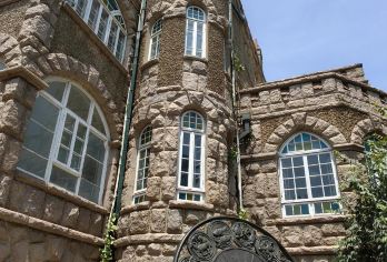 青岛八大关+第一海水浴场+中山公园+湛山寺一日游-可英文服务【可提供英文/韩语/日语导游服务-往返接送-可选导游-可代订门票】