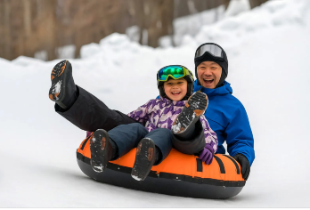 富士山玩雪体验、箱根海盗船、御殿场奥特莱斯、日式烤肉自助餐【乘坐箱根海盗船，在芦之湖欣赏美丽的风景，体验富士山玩雪的乐趣】