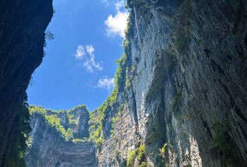 重庆武隆天生三桥+龙水峡地缝一日游丨英文向导丨纯玩不购物【[真·私家团]1对1服务，您的旅行您做主，不拼车不等待不拥挤，专车专享，包含门票一键式打包。】