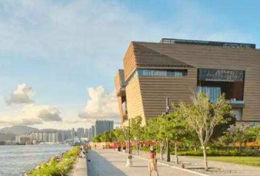 香港1日B线 太平山+星光大道+维港+天星小轮+午餐赠流量卡【[放心出游]一次游遍香港精华景点，纯玩无购物！多地出发/多线可选！团期稳定，品质保证！】