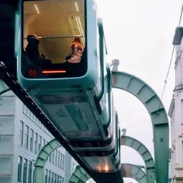 德国杜塞尔多夫*伍珀塔尔工业与自然线包车一日游