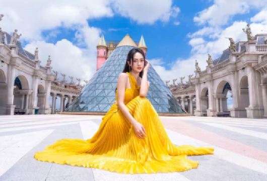 岘港巴拿山+缆车+佛手桥+法式城堡+酒店接送+可选小团一日游【搭乘缆车前往巴拿山，体验云端上的度假胜地，原始自然美景，奇幻乐园游玩】