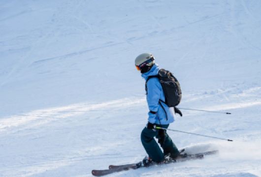 唐山玉龙湾滑雪场一日游【 唐山玉龙湾滑雪直通车】【初级 中级 高级等12条雪道 适合各种滑雪爱好者】