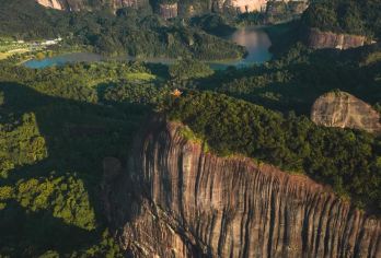 韶关包车10小时一日游/快速打卡丹霞山+南华禅寺/纯玩自由行【丹霞赤壁映禅钟，韶州一日阅乾坤。】