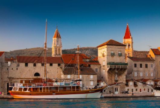 克罗地亚特罗吉尔老城区+大德尔韦尼克岛+绍尔塔岛包车一日【精品包车，私享空间，上门接送，轻松出行】
