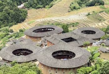 【泉州出发】南靖田螺坑土楼+永定高北土楼双景区一日游纯玩小团【[专属服务]1单1车，一台车一整天只为您服务 ，不拼团告别拥挤，上门接送更省心，天天发团灵活选】