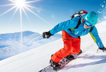 北京怀北国际滑雪场一日游【赠滑雪险/一站直达/天天发团】【设备齐全：单板双板任选，无限畅玩。】