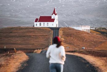 中文团冰岛缩影斯奈山半岛一日游奇幻西部峡湾草帽山白日梦想家【探访斯奈山国家公园，欣赏冰川、火山与黑沙滩的壮丽景观。】