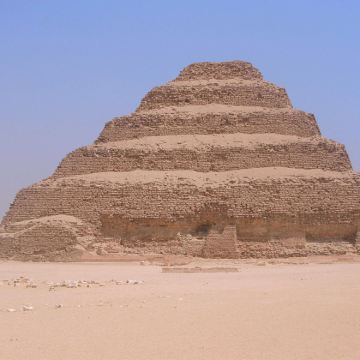 塞得港出发的吉萨金字塔与塞加拉