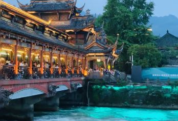 熊猫基地+都江堰一日游｜2-8人小团专车｜三环内上门接送【2-8人小团出行，告别拥挤大巴团 商务车舒适接送，行程更自由灵活】