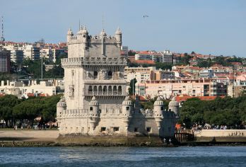 里斯本城市精华游 贝伦塔+热罗尼莫斯+阿尔法玛【这条路线带你探索里斯本的核心，从贝伦区的历史遗迹到阿尔法玛的传统街巷，融合大航海历史、文化与城市风情】