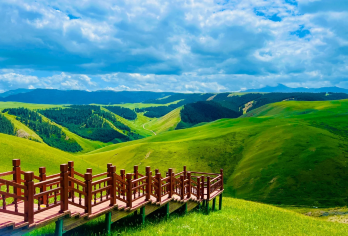 康乐草原+七彩丹霞一日游【2--8人定制精品小团。时间自由、价格透明、住宿可自行选择、方便快捷，深度体验、服务周到。】