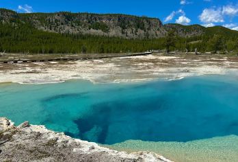 美国盐湖城往返黄石国家公园大提顿-三四五-天-包车【精选】【包车一日游，解锁旅行新方式！独立车辆配备经验丰富的老司机，为您量身打造专属行程。】