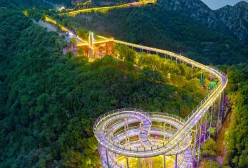 【5座小包私家团】淄博红叶柿岩一日游含2张门票赠送景拍【5座小车出行，2人即可发团】