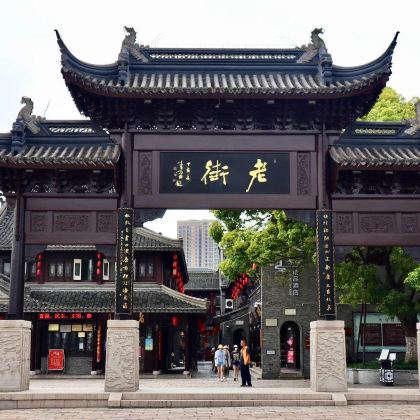 泰州稻河古街区+梅兰芳纪念馆+老街牌坊+凤城河一日游英文服务