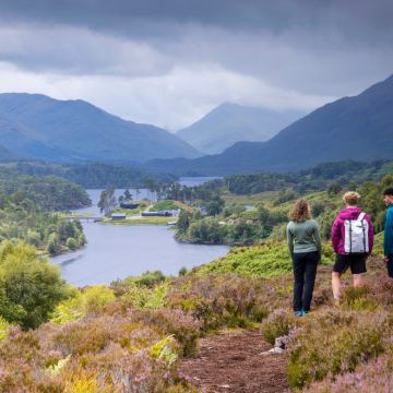 英国阿夫力谷+克拉发冢+比尤利+卡洛登古战场一日游|舒适小巴