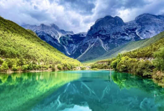 丽江玉龙雪山+蓝月谷包车一日游【不含门票索道】纯玩自由行【多种车型供选，不同人数不同需求可自由选择，无忧售后出行；】