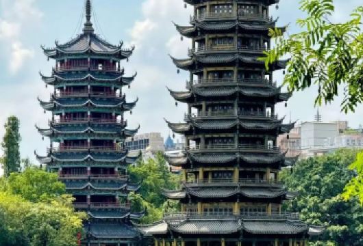 象鼻山+两江四湖日游段一日游（独立成团+中文司机+行程可调）【聚焦市区核心地标，象鼻山打卡城市名片，向导指引拍摄位，高效出片不耗时。】