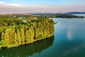 湖北博物馆+东湖风景区+东湖之眼摩天轮+楚河汉街+夜上黄鹤楼【中文司机】