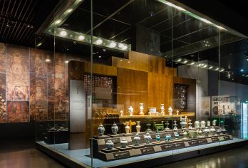 私家团·成都博物馆1.5H/2.5H文史大咖深度精讲含门票【[深度解读]听导游讲解战国蜀王家族历史，揭开古蜀贵族葬仪之谜】