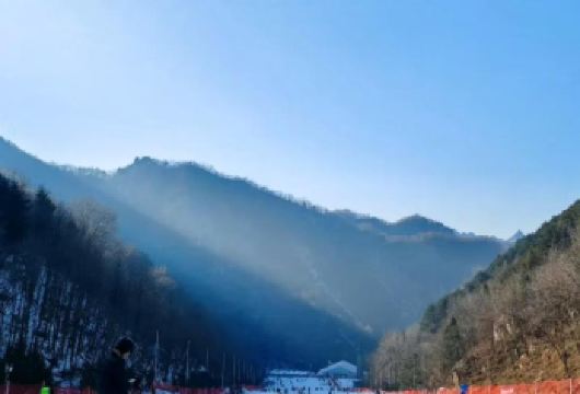 西安翠华山滑雪场+翠华山包车一日游【包车出行，承包你的快乐】【西安市三环内接送，结伴出行，快乐加倍】