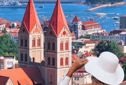 【购物退全款】2-8人团/栈桥喂海鸥/啤酒博物馆+游船小麦岛【[青岛啤酒博物馆AB馆]赠送品尝纯生+原浆各一杯+啤酒豆一包+赠送[游艇出海船票]】