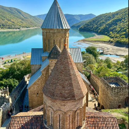 第比利斯奔赴卡兹别克，邂逅雪山教堂，打卡孤独星球同款美景