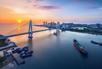 海口+秀英炮台+海瑞文化公园+万绿园+世纪大桥+天空之山1日【车辆15%空座率，严选安全舒适车辆，优秀当地老司机，熟悉路况，安全驾驶，服务态度好，真诚待客。】