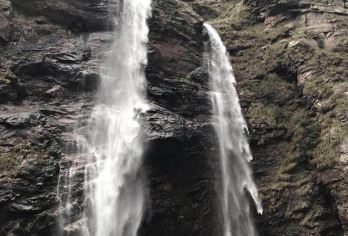 庐山风景名胜区一日游【九江双瀑布含票导游，李白秀峰三叠泉】【庐山双瀑布：秀峰李白瀑布+鄱阳湖落星墩+远眺五老峰+白鹿洞书院+三叠泉瀑布，一次玩转。】