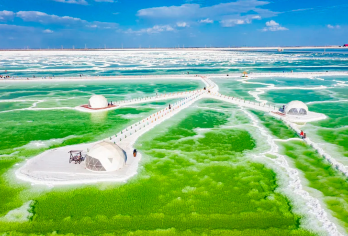 格尔木敦煌双向起止察尔汗盐湖+翡翠湖异地散团8人内纯玩一日游【[天佑优品]格尔木市敦煌市区范围内上门接送】