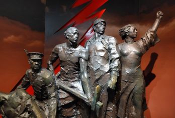 南昌八一起义纪念馆含门票+鸿儒说导游讲解1.5H+赠无线耳麦【[出行省心]帮您提前预约行程，深度了解八一起义纪念馆】