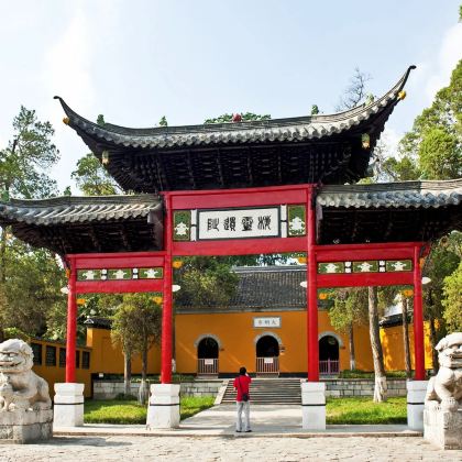 扬州瘦西湖+大明寺+东关街+个园一日游【可带行李I一车到底】